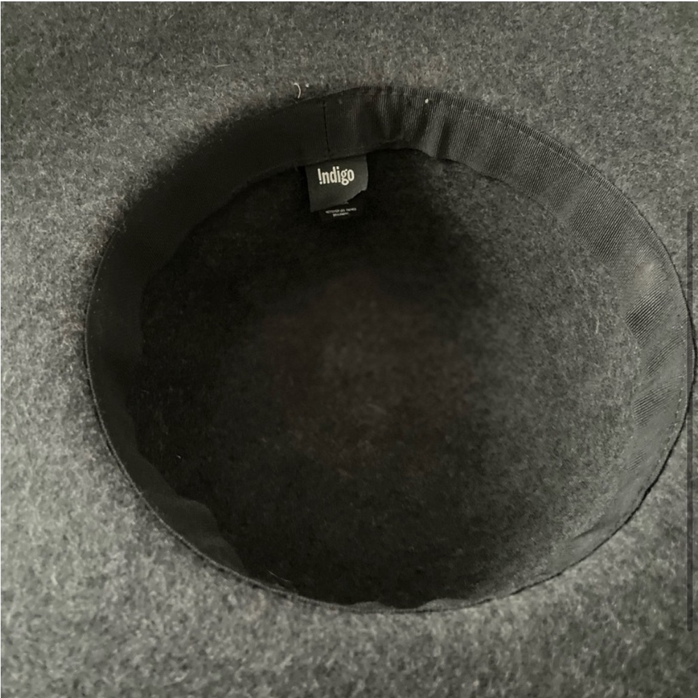 Indigo Charcoal felt hat with feathers - Picture 3 of 4